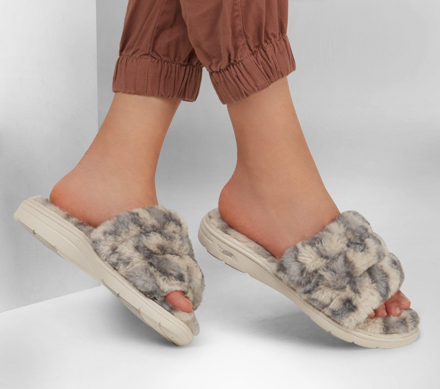 SKECHERS Skechers Go Lounge: Arch Fit Lounge - Furrreal Off White Slippers