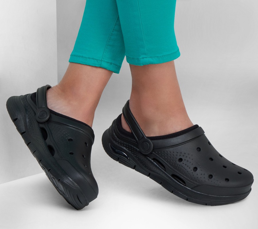 SKECHERS Foamies: Arch Fit Lined - Cuddle Life Black Slippers