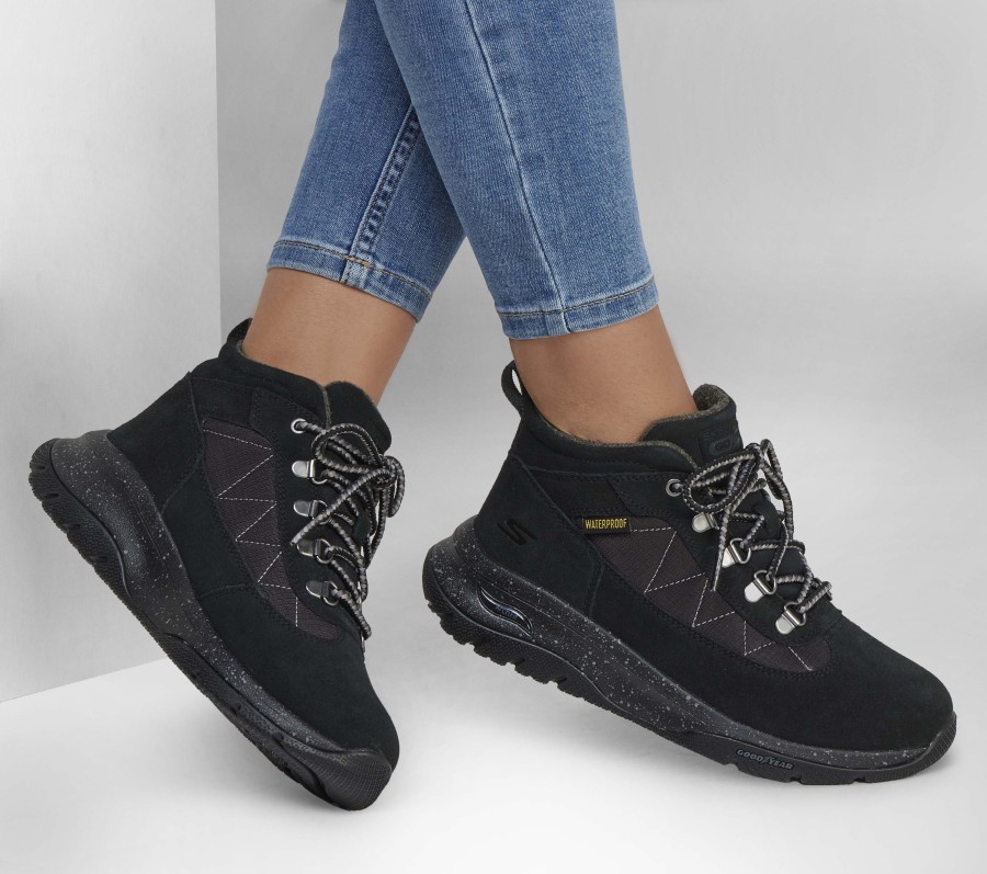 SKECHERS Arch Fit Journey - Persist Black / Gray Lace Up