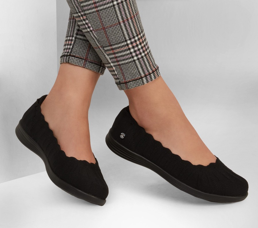 SKECHERS Skechers On-The-Go Dreamy - Groovee Gal Black Slip-Ons