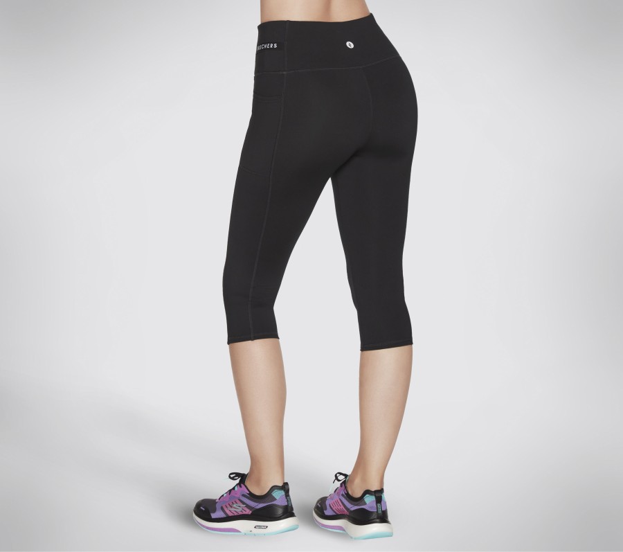 SKECHERS Go Stretch Alpine Trail Capri Black Bottoms