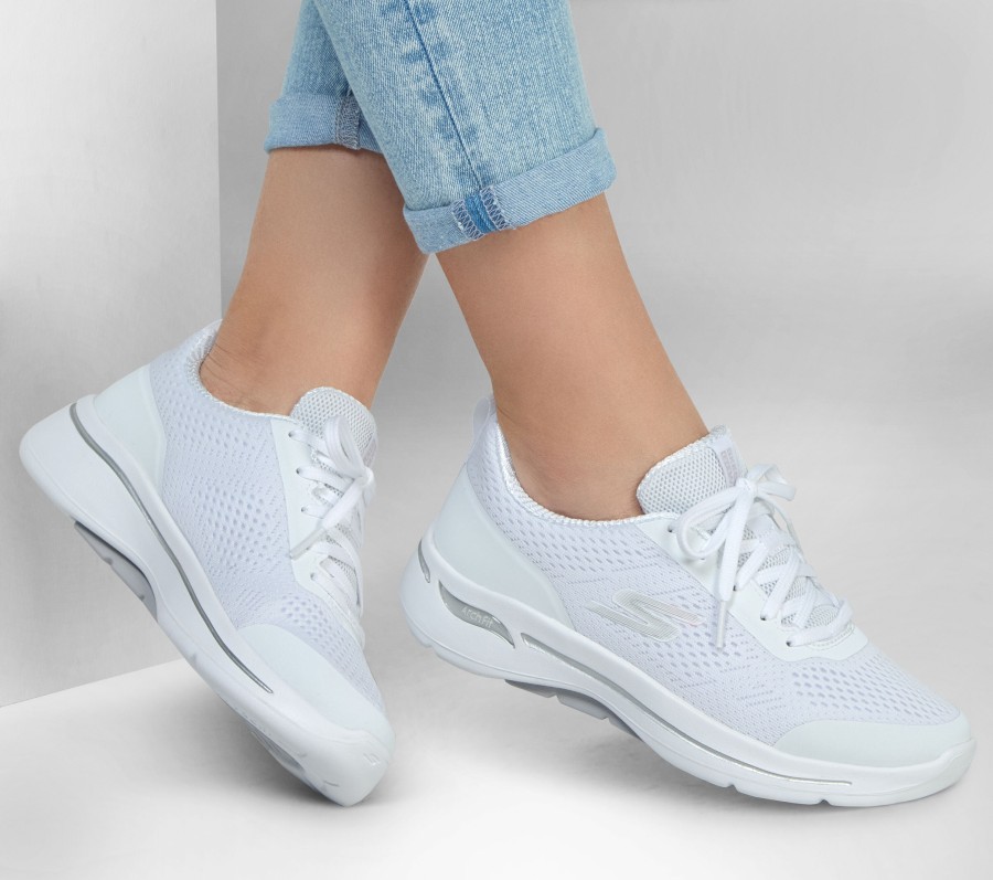 SKECHERS Skechers Go Walk Arch Fit - Motion Breeze White / Silver Lace Up